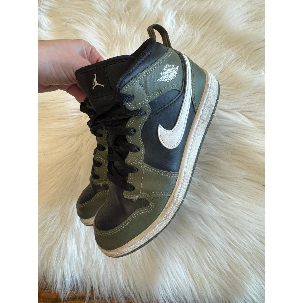 Nike Air‎ Jordan mid size 3Y green black GUC